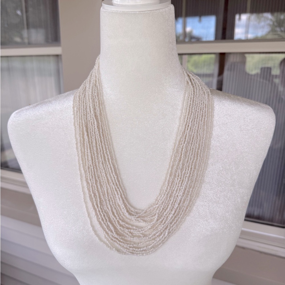 Elegant, Ivory, Beaded Necklace! - Picture 5 of 7